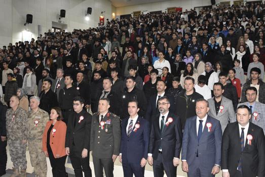 Bitlis’te İstiklal Marşı’nın kabulü ve Çanakkale Zaferi için anma programı düzenlendi