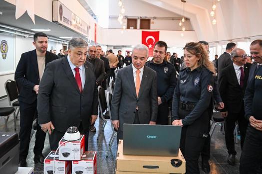 ‘Türkiye-Bulgaristan’ iş birliğiyle temin edilen elektronik malzemeler, Dereköy'de teslim alındı