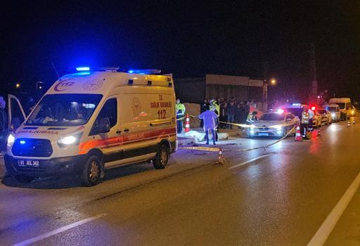 Otobüs ile çarpışan motosikletin sürücüsü öldü