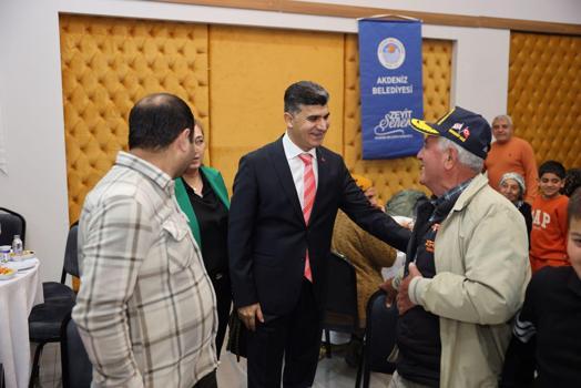 Şener, şehit yakınları ve gazilerle bir araya geldi