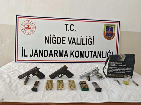 Niğde'de ruhsatsız silah ve uyuşturucu ele geçirildi