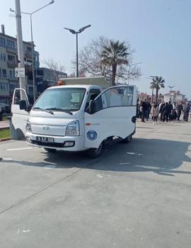 Çöp kamyonunun altında kalan çocuk hayatını haybetti