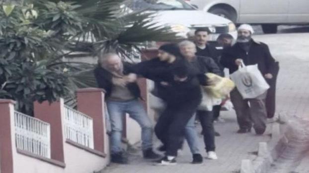 Eyüpsultan’da yol verme kavgası; taksi şoförünü darbeden 4 kişiye 726 bin lira ceza