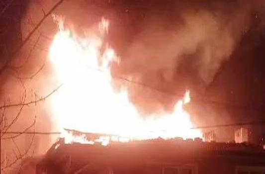 Bursa'da metruk binada yangın