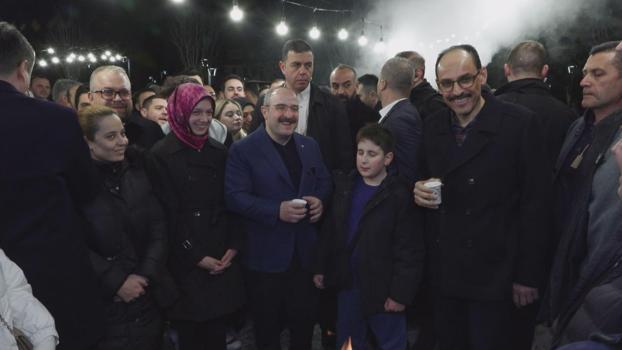 MİT Başkanı Kalın ile TBMM Sanayi Komisyonu Başkanı Varank, Ankara'da sahur programında vatandaşlarla bir araya geldi