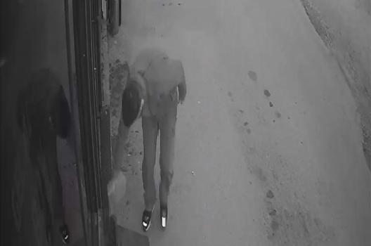 Bursa’da pizza zincirinin eski çalışanı 2 şubeyi kundakladı; o anlar kamerada