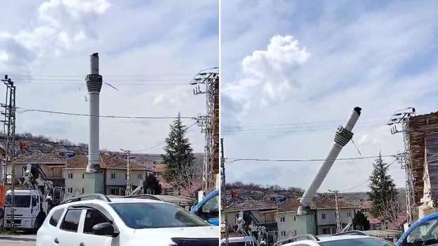 Tokat'taki depremde hasar gören minare, kontrollü olarak yıkıldı