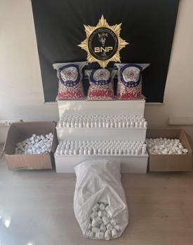 Otomobilde 52 bin 959 adet sentetik hap ele geçirildi; 2 tutuklama