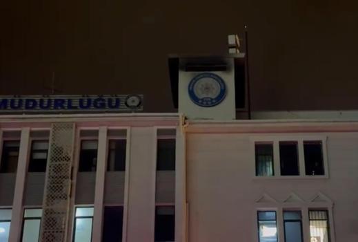 Mersin’de İl Emniyet Müdürlüğü ek binasında çıkan yangın söndürüldü