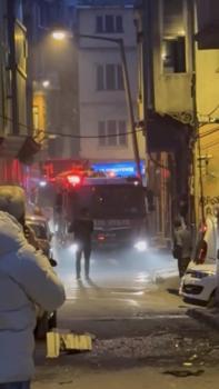 Beyoğlu’nda daire alev alev yandı; oyuncu Umut Özkan son anda kurtuldu