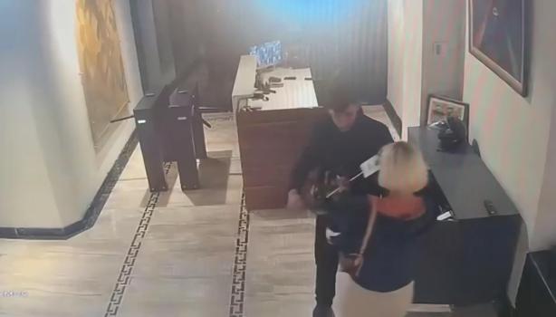 İstanbul - Kağıthane’de ölen Ayşegül Eraslan’ın son görüntüleri; oyuncu Sunay Kurtuluş 1 saat önce evine gelmiş