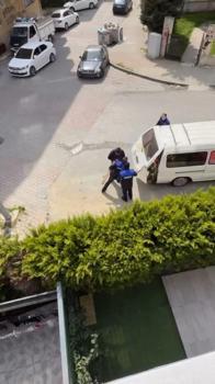 İstanbul - Beylikdüzü’nde zabıta ile seyyar satıcı arasında gerginlik kamerada