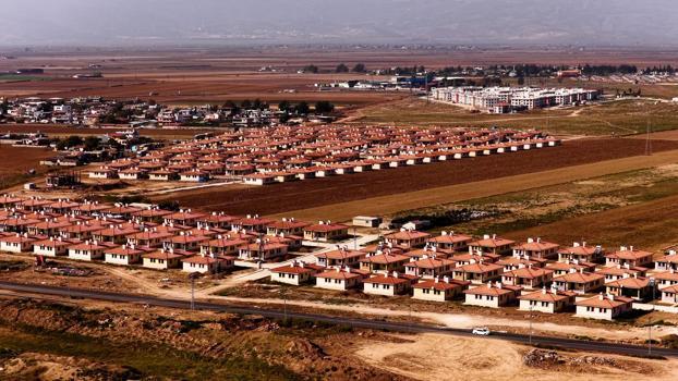 Bakan Kurum: Hatay'ın her bir köşesine ektiğimiz umut yeşerdi