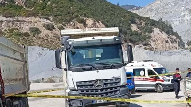 Maden ocağı şantiyesinde TIR'ın çarptığı personel öldü