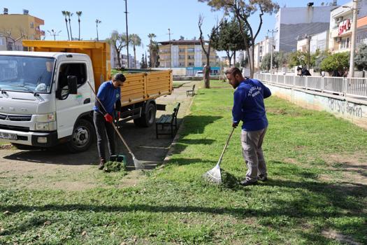 Toroslar’da park ve yeşil alanlar bakımdan geçiyor