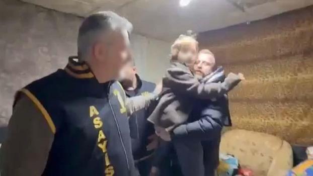 7 yıl sonra alıkonulduğu harabe evde bulunan Nazar, adını Ahmet olarak biliyormuş