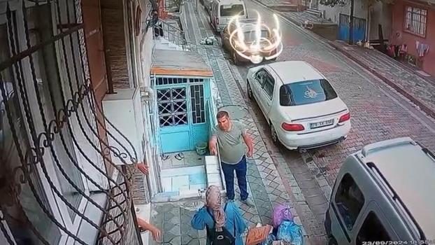 Sultangazi'de husumetli olduğu komşusuna sokakta yumrukla saldırdı