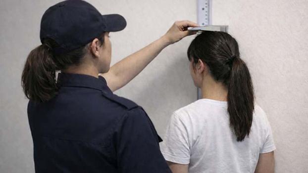 Mahkeme, boyu kısa ölçülen polis adayının elenme kararını iptal etti