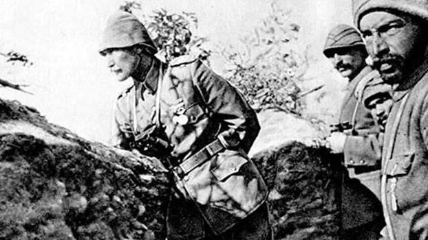 Atatürk, 18 Mart'ta denetime giderken bombardımana yakalanmış