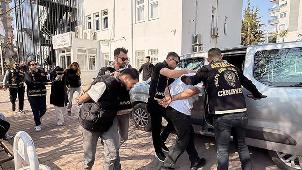 Antalya'daki silahlı saldırının şüphelileri, Mersin'de yakalandı