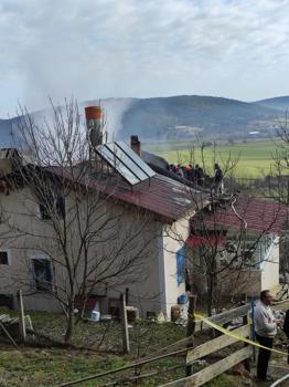 Evde çıkan yangında öldü, eşi yaralandı
