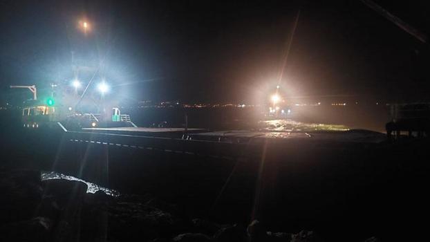 Balıkesir’de kuru yük gemisi karaya oturdu