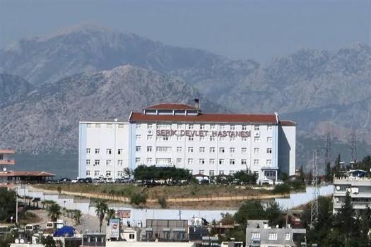 Hasta yakınları doktor ve hemşireye saldırdı