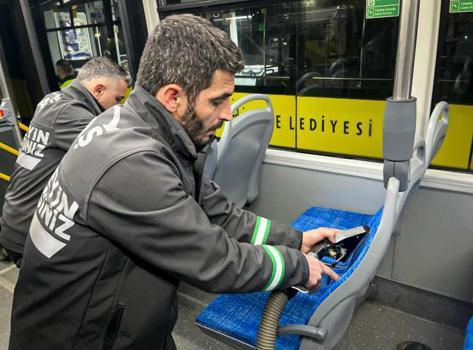 Bursa’da toplu taşıma araçlarında bayram temizliği yapıldı