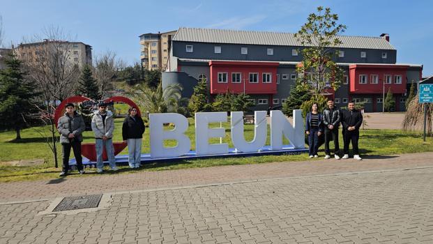 Zonguldak’taki yabancı öğrenciler, bayramı, savaş bölgesindeki ailelerinden uzakta karşılıyor