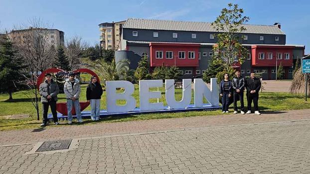 Zonguldak’taki yabancı öğrenciler, bayramı, savaş bölgesindeki ailelerinden uzakta karşılıyor