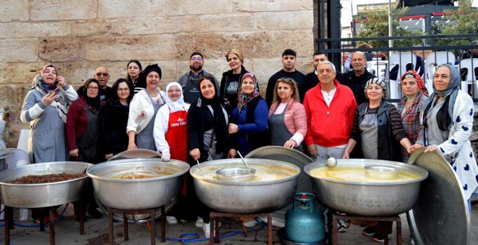 Antalyalı kadınlardan iftar sofrası