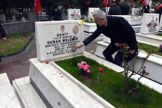 Kahramanmaraş protokolünden şehitliğe bayram ziyareti