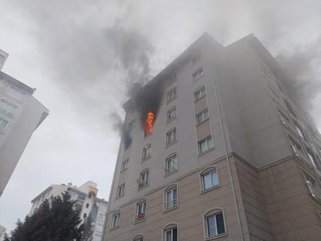 Bursa'da 8 katlı binada yangın; 1 daire kullanılamaz hale geldi