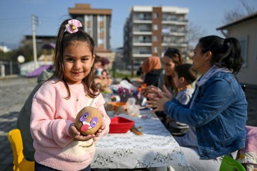 Bornovalı miniklere 'Çim Adam Atölyesi'
