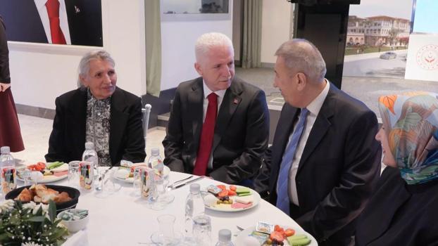 İstanbul - Vali Gül'den Darülaceze'ye bayram ziyareti