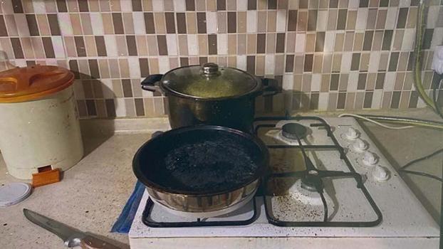 Ocakta unuttuğu yemek yandı, dumandan etkilenip öldü