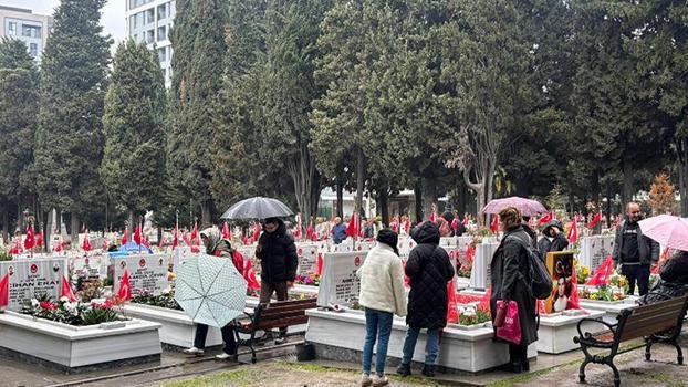 Edirnekapı ÅžehitliÄŸi'nde hüzünlü bayram