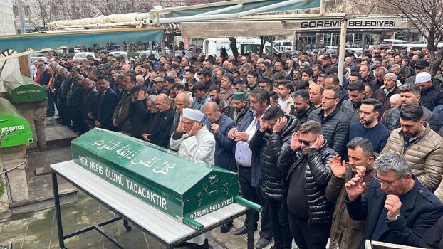 3 aracın karıştığı kazada ölen baba ve 2 oğlu toprağa verildi