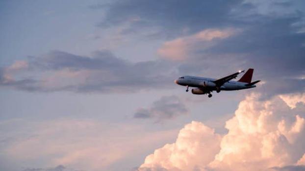 Kenya'da yolcu uçağı pistten çıktı