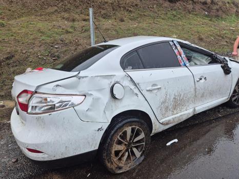 Bingöl'de otomobil devrildi: 3 yaralı