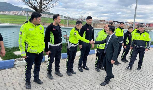 Kaymakam Erciyas’dan görev yapan polis ve jandarmalara bayram ziyareti