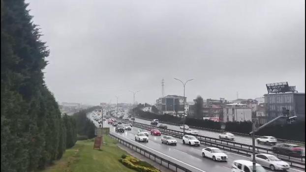 İstanbul - Ramazan Bayramı'nın son gününde Çamlıca gişelerinde trafik yoğunluğu - 1