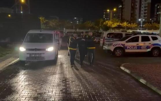 TIR'dan inip, bıçakla otomobile saldırdılar (2)