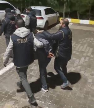 Diyarbakır'da Nevruz etkinliğinde terör örgütü pankartı açan 6 şüpheli gözaltına alındı