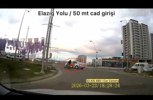 Otomobile çarpmamak için sürücüsünün manevra yaptığı motosiklet devrildi; kaza kamerada