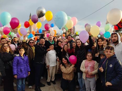 Kampanyası tamamlanan SMA hastası Alya için balonlar gökyüzüne bırakıldı