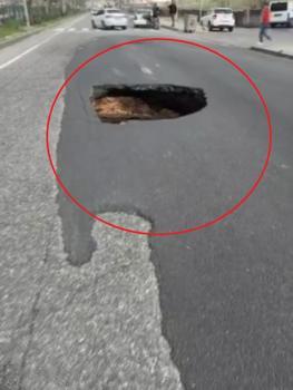 Diyarbakır’da çöken yolda 1 metrelik çukur oluştu, trafik kilitlendi