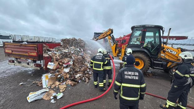 Karton yüklü TIR dorsesindeki yangın büyümeden söndürüldü