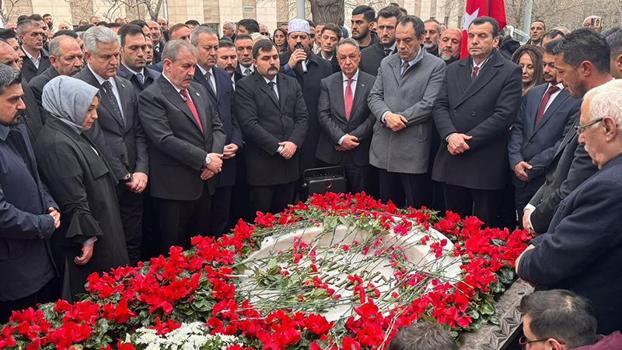 Muhsin Yazıcıoğlu, mezarı başında anıldı