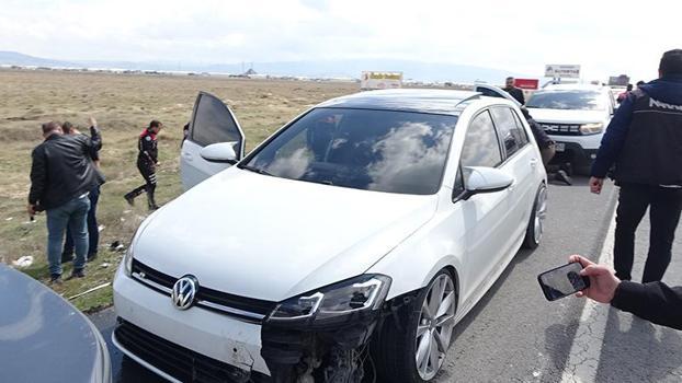 Kaçarken otomobiliyle 2 araca çarpan sürücü, 30 kilometrelik takiple yakalandı